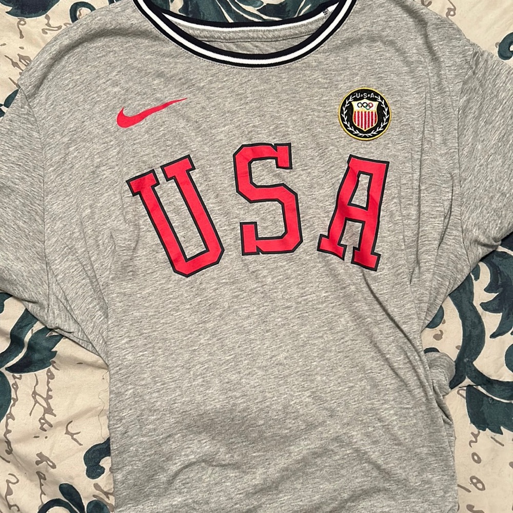 Unisex Nike shirt